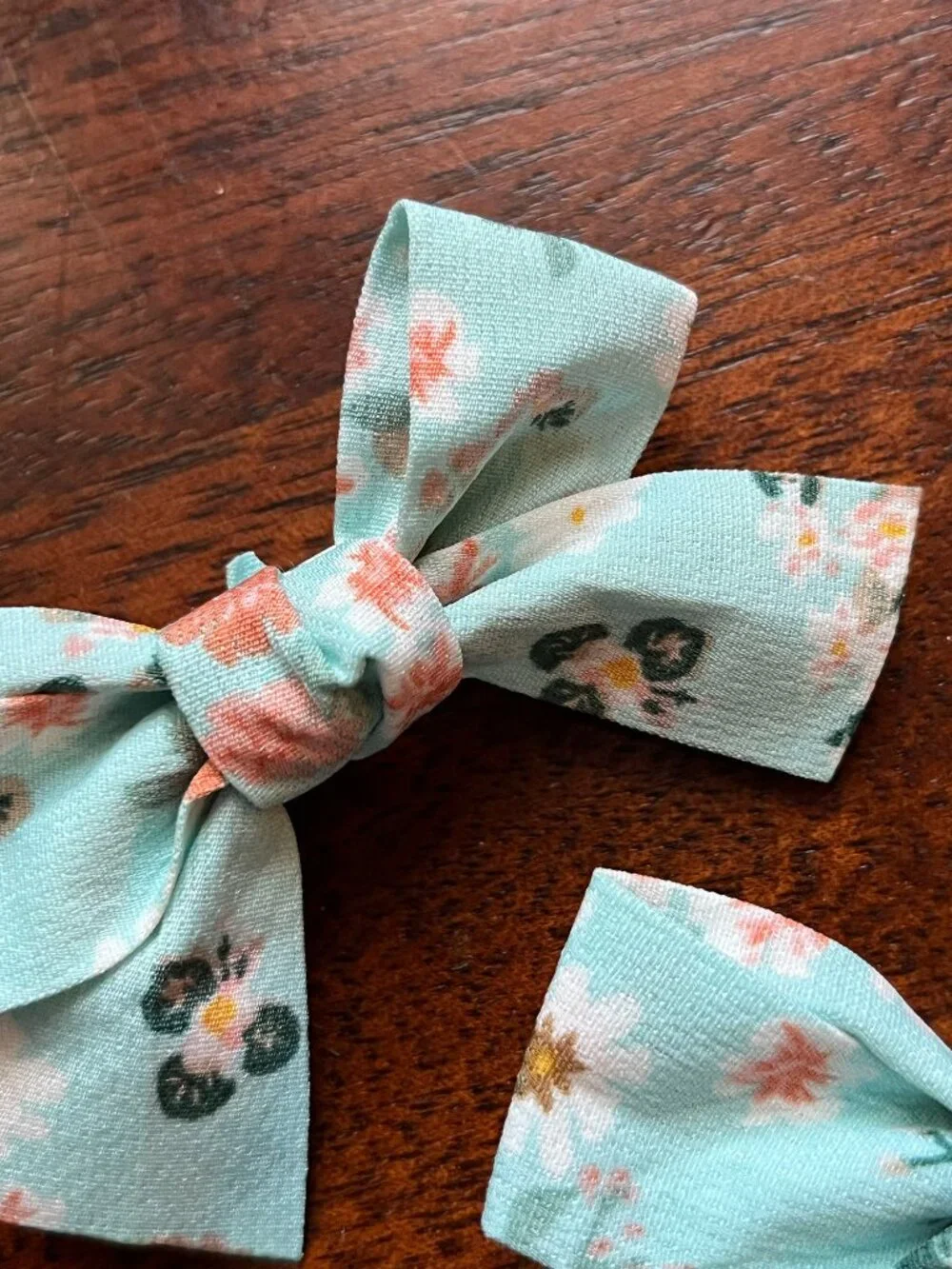 Blue floral hairbows NWOT *free in bundle*